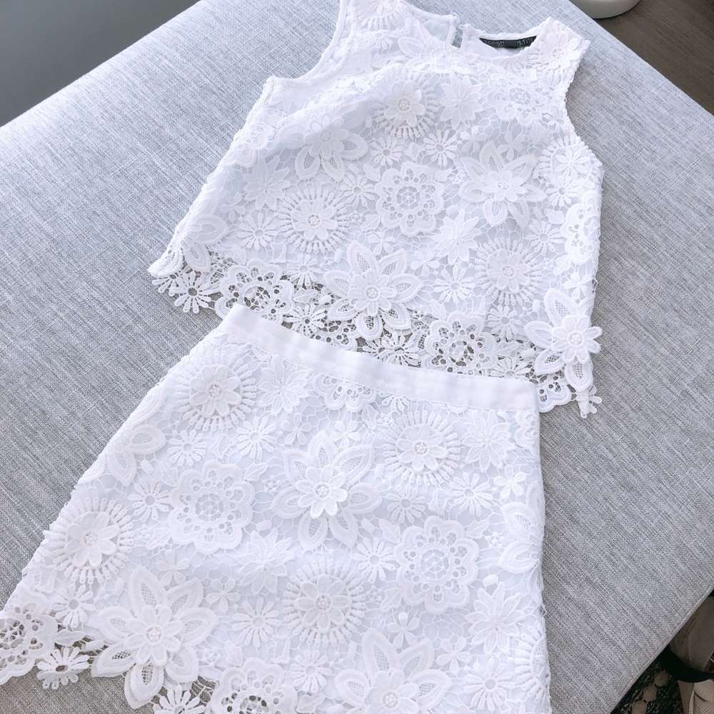 Sleeveless crochet lace top and skirt in white